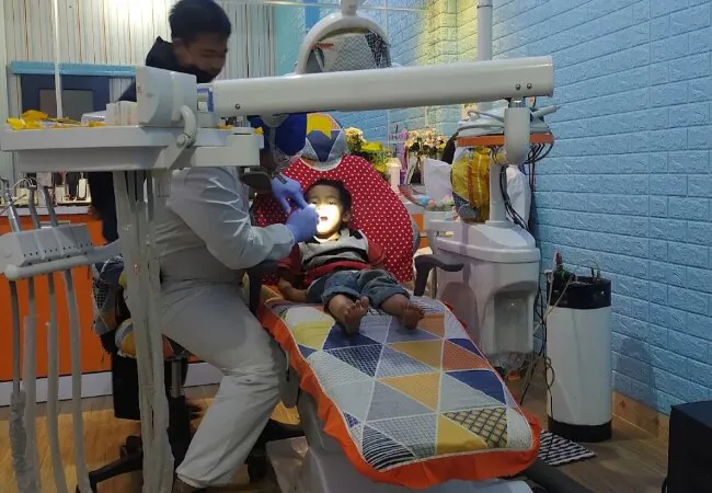 5 Dokter Gigi Blitar, Harga Murah, Profesional & Didukung Oleh Peralatan Medis Terkini