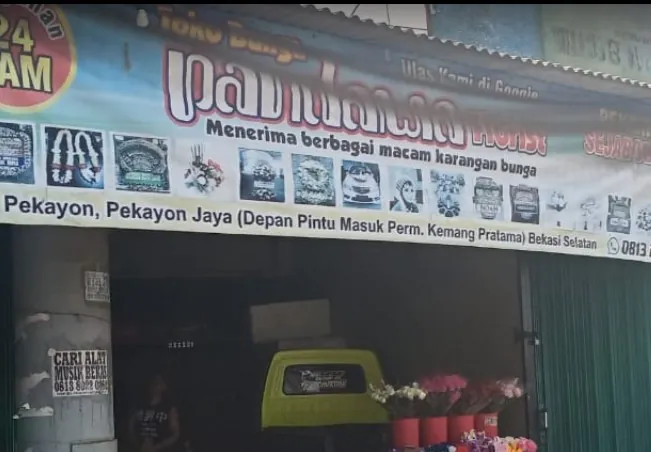 5 Rekomendasi Toko Bunga Bekasi Selatan, Jual Papan Bunga, Buket, dan Flowers Box