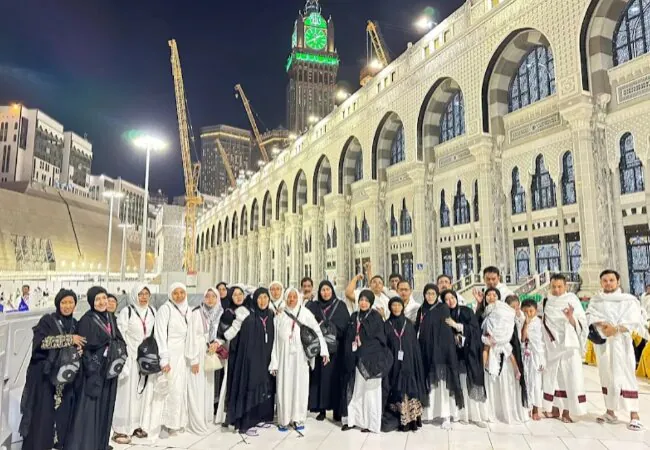 10 Travel Umroh Surabaya Terpercaya & Resmi Terdaftar, Harga Murah Rp.25.000.000