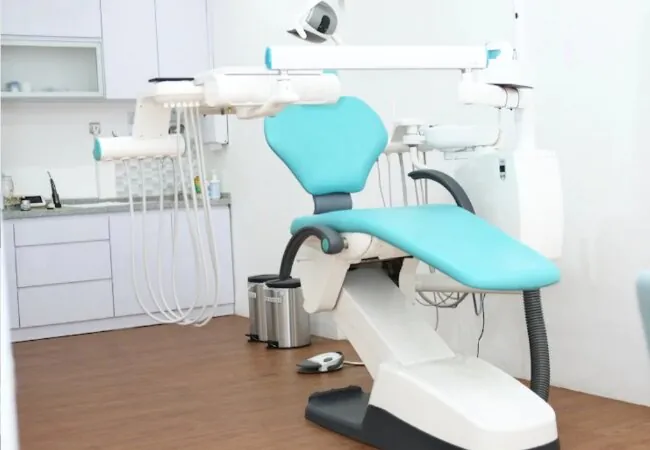 10 Dokter Gigi Surabaya Barat Rekomendasi Bagus, Harga Murah & Menerima BPJS