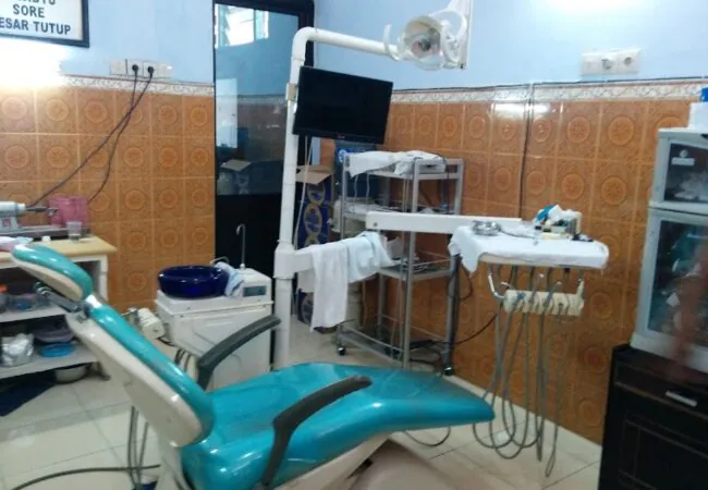 10 Dokter Gigi Kediri Bagus, Harga Murah Rp.200.000, Bisa BPJS, Alamat Lengkap Jadwal & No.Telp