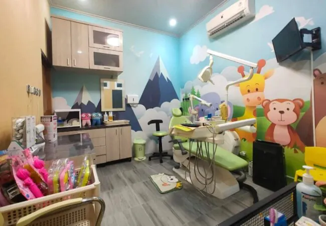 10 Daftar Dokter Gigi Anak Surabaya Terbaik, Harga Murah, Lengkap Dengan Lokasi & Jadwal Praktek