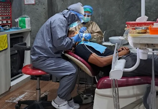 10 Dokter Gigi Jakarta Barat Terdekat & Terbaik Untuk Perawatan, Harga Murah Rp.250K & Terima BPJS