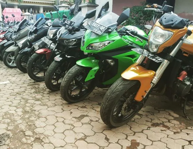 Setia Abadi Trans 354 Sewa Motor Surabaya - Photo by Google