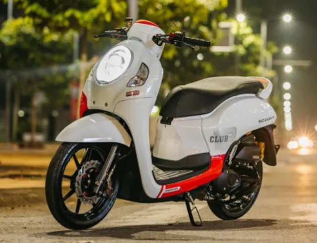 Summit Oto Finance Sewa Motor Jakarta Selatan - Photo by Grid Oto