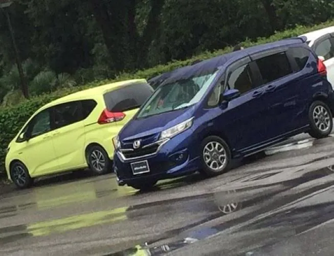 Rian Store Rent Car Lahat - Photo by Google