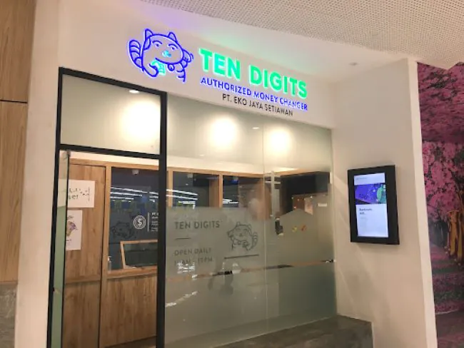 Ten Digits Money Changer Surabaya - Photo by Zaubee